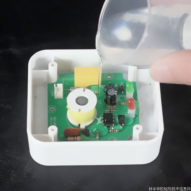 有機(jī)硅ab密封膠電路板